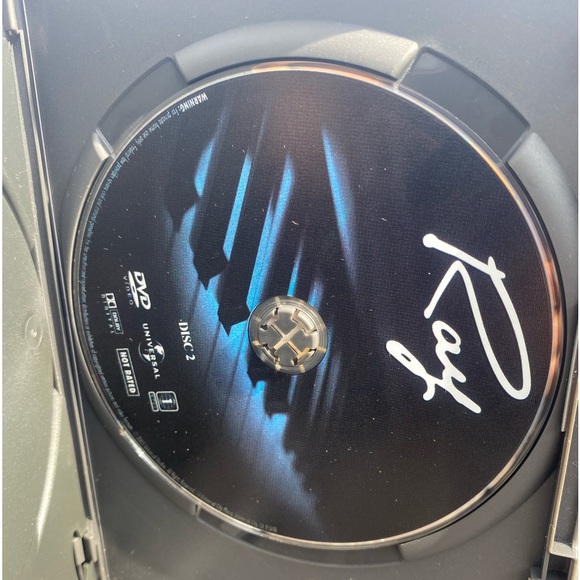 Ray Two Disc WideScreen Edition DVD 2005 Jamie Foxx Rated PG-13 - Picture 4 of 4